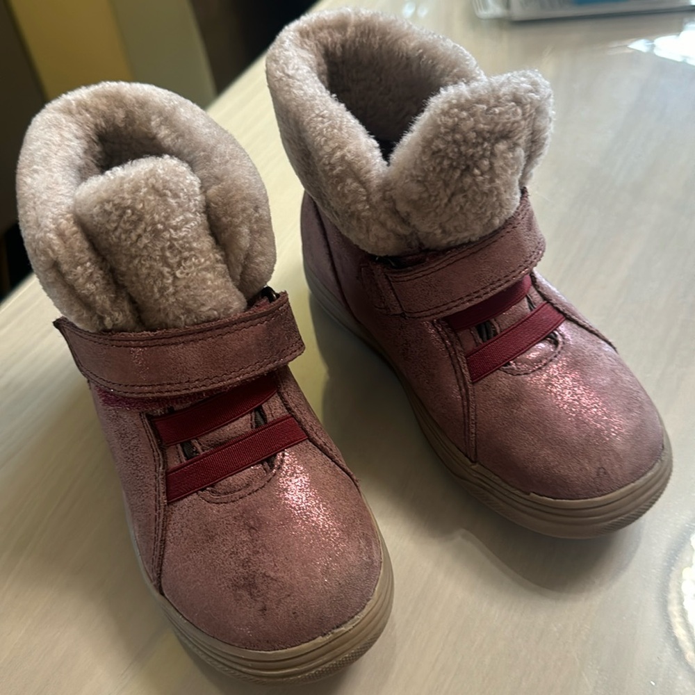 Girls boots